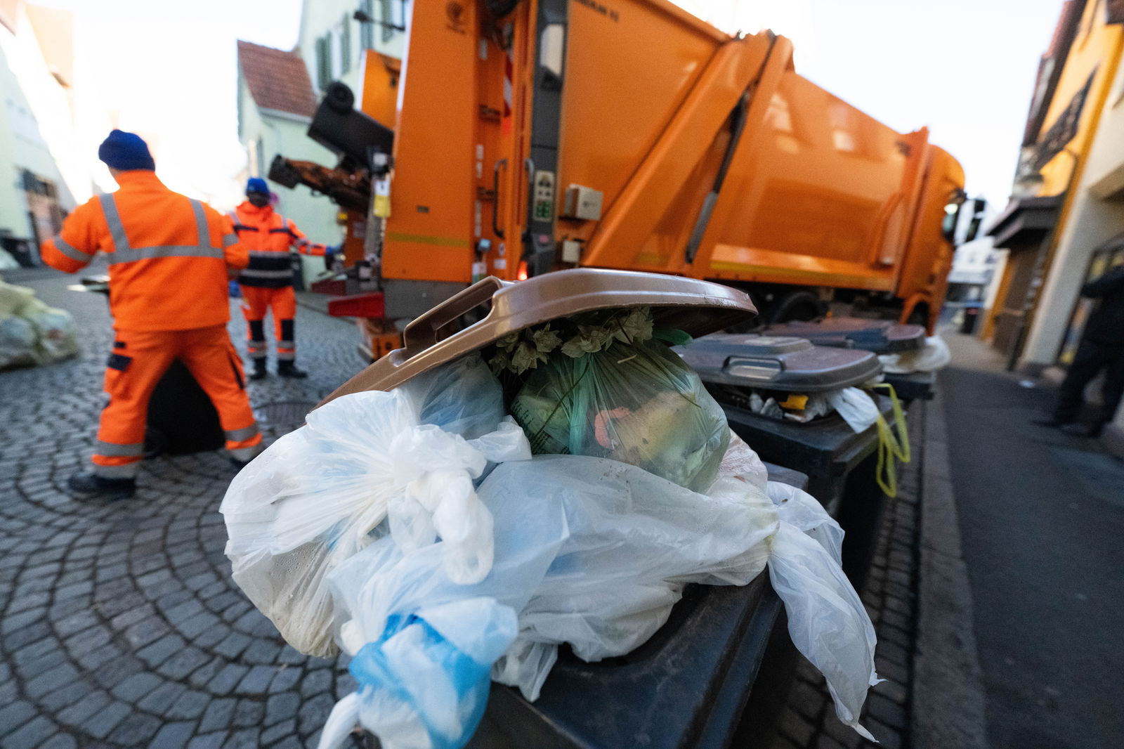 Falsch befüllte Biotonne