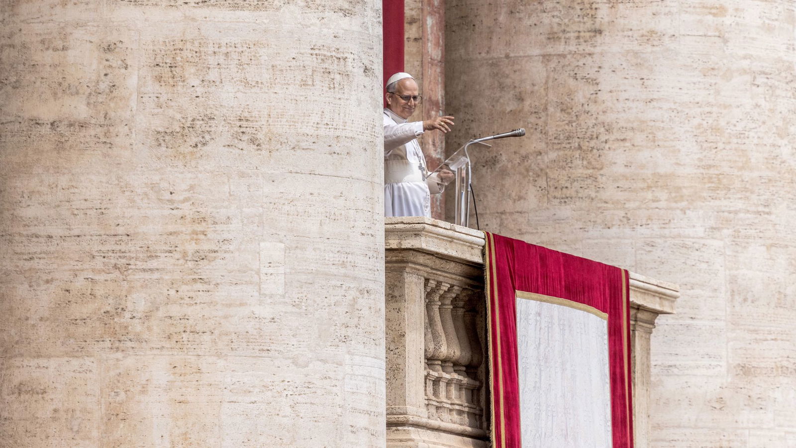 Der neue Papst Leo XIV. nutzt sein Gebet für einen Friedensappell.