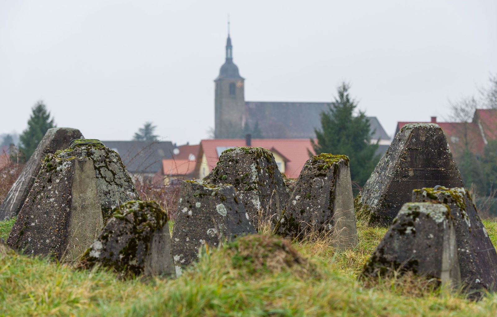 Der Westwall war eine rund 630 Kilometer lange Verteidigungslinie aus Panzersperren und Bunkern von Kleve bis Weil am Rhein. (Archivfoto)
