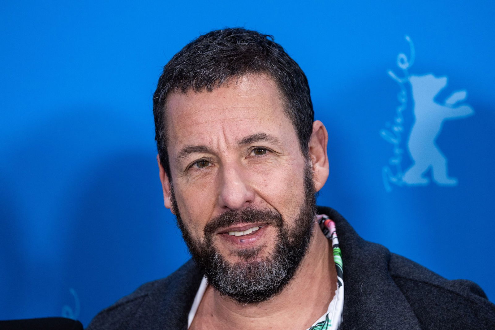 Adam Sandler spielt an der Seit von George Clooney in der Komödie «Jay Kelly» mit.