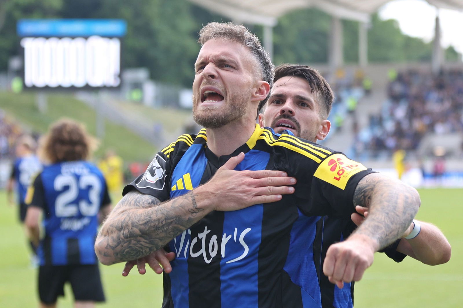 Patrick Schmidt feiert das Siegtor.