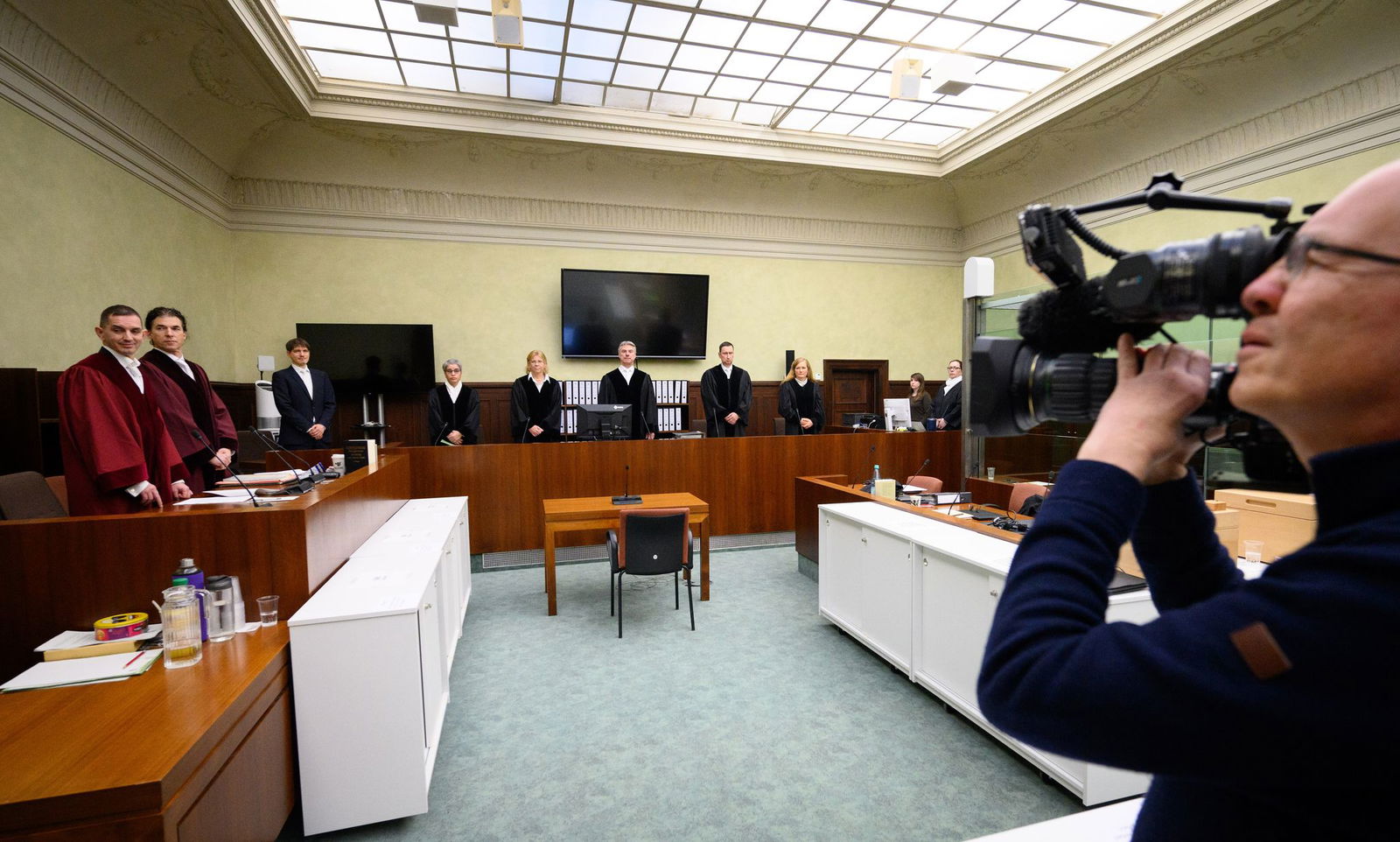 Im Spionage-Prozess vor dem Berliner Kammergericht gegen den früheren BND-Mitarbeiter Carsten L. und seinen mutmaßlichen Komplizen, Arthur E., steht das Urteil noch aus. Die Bundesanwaltschaft wirft ihnen Landesverrat vor. (Archivfoto)