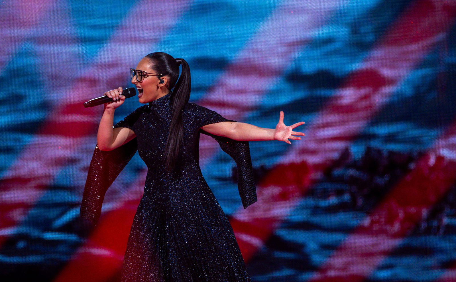 Erinnert an Nana Mouskouri: Klavdia aus Griechenland.