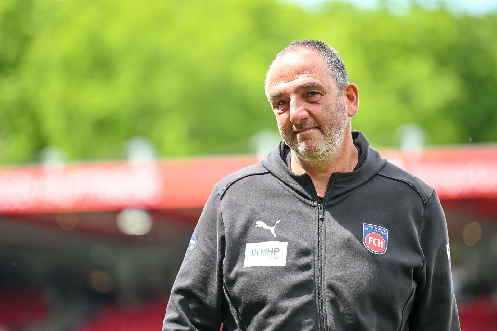 Für Heidenheims Trainer Frank Schmidt geht es in der Relegation gegen Elversberg um viel.