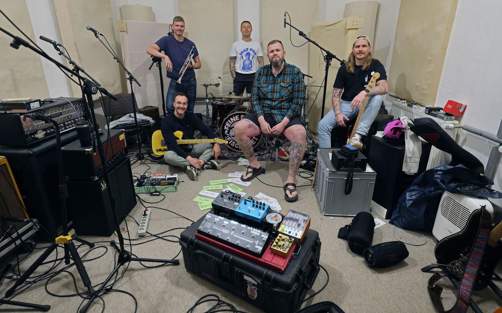  Das neue Album verspricht Punkrock mit Biss, ist zugleich Gesprächsangebot und Kampfansage.