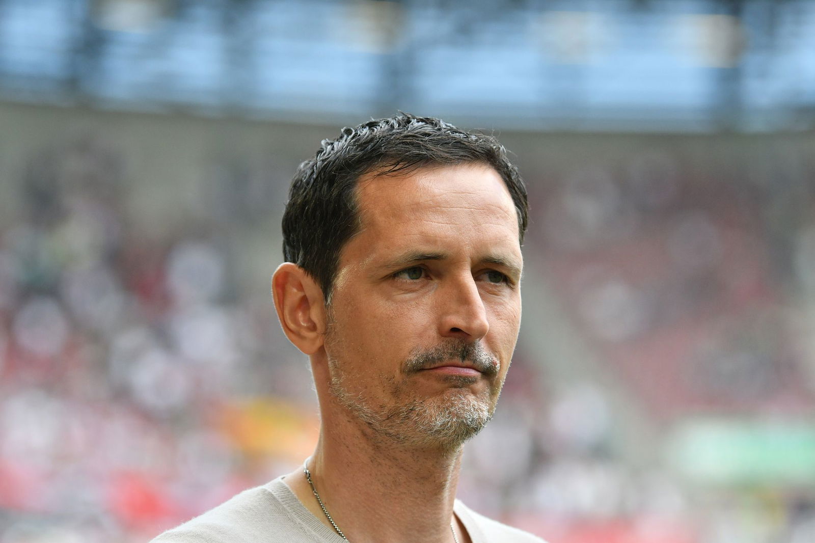 Dino Toppmöller musste seinen Europa-League-Abend nach 30 Minuten abbrechen.