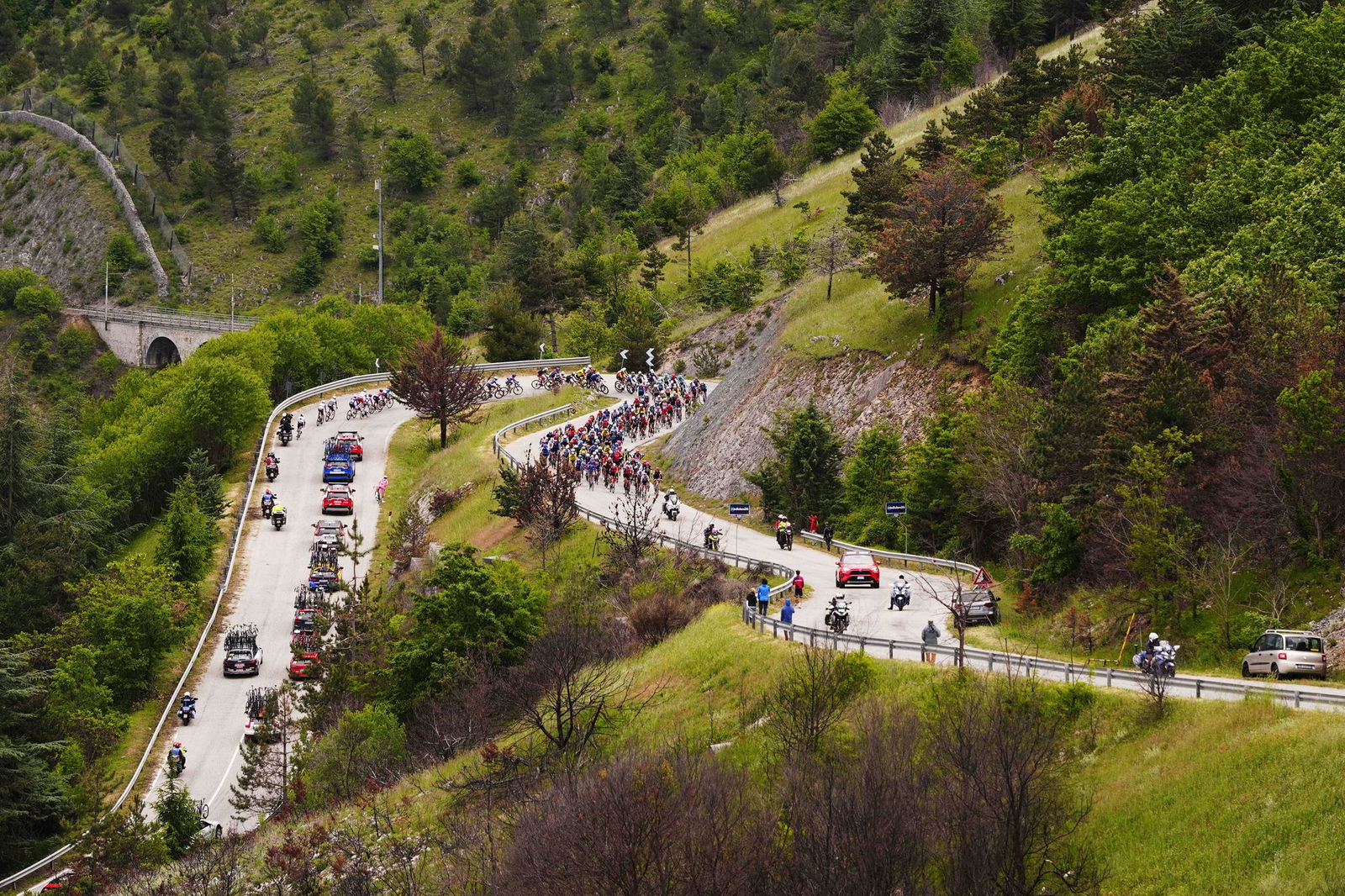 Auf der siebten Etappe des Giro d’Italia ging des für die Radprofis zum ersten Mal in die Berge.