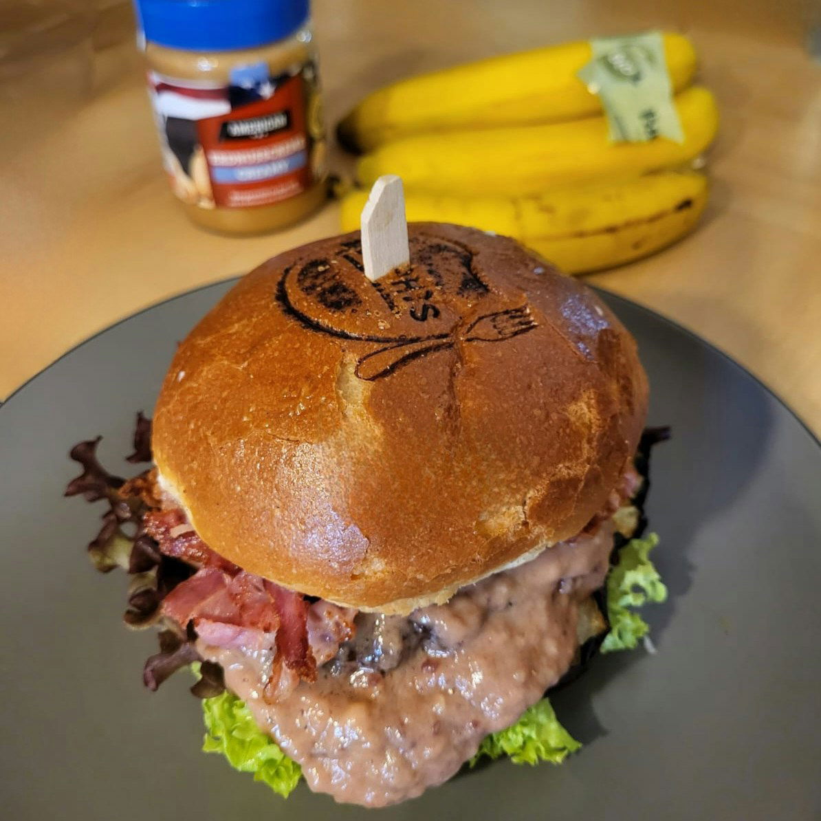 ELVIS EXPERIENCE BURGER