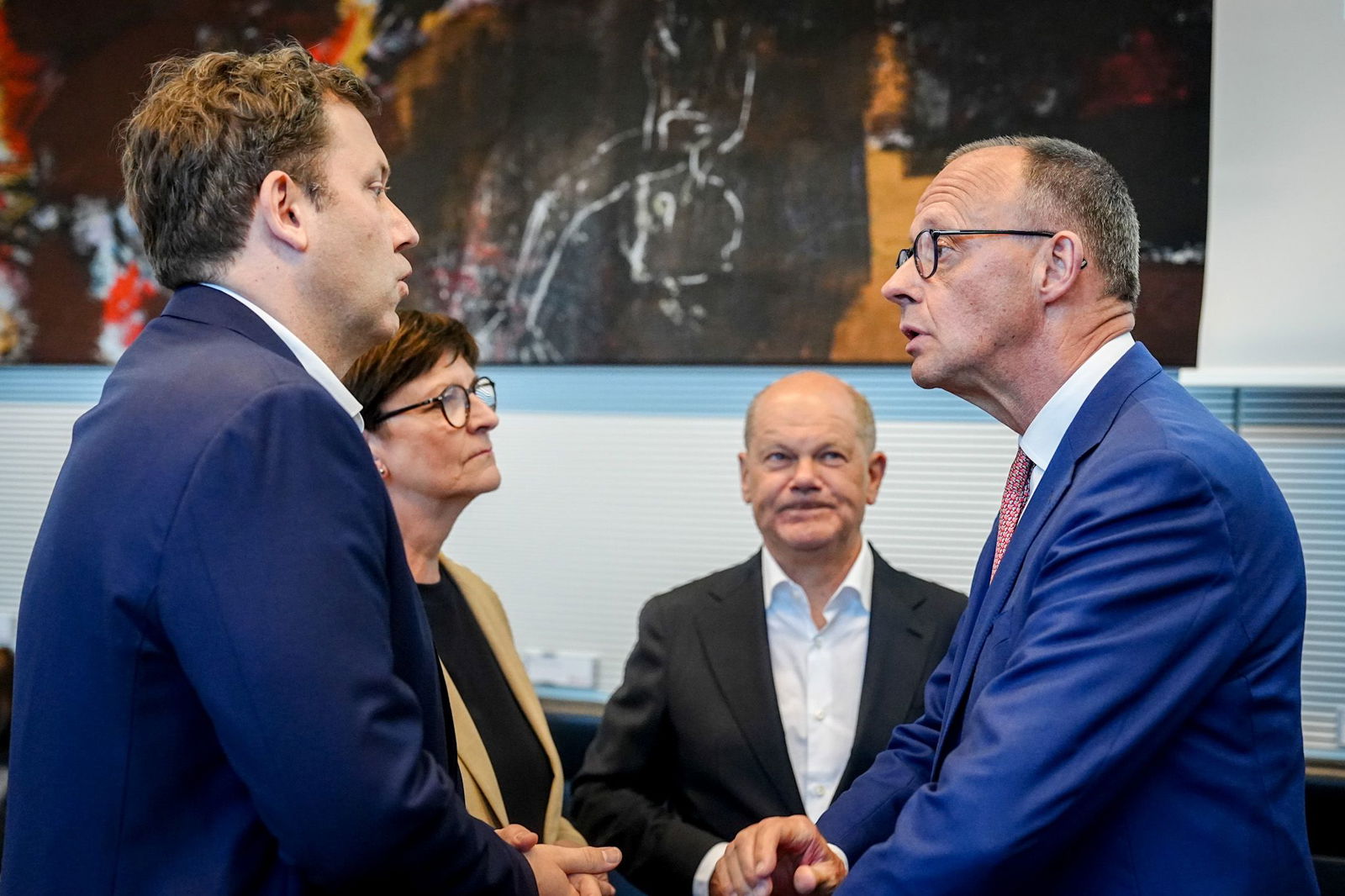 Merz besuchte am Abend vor der Kanzler-Wahl die SPD-Fraktion. 