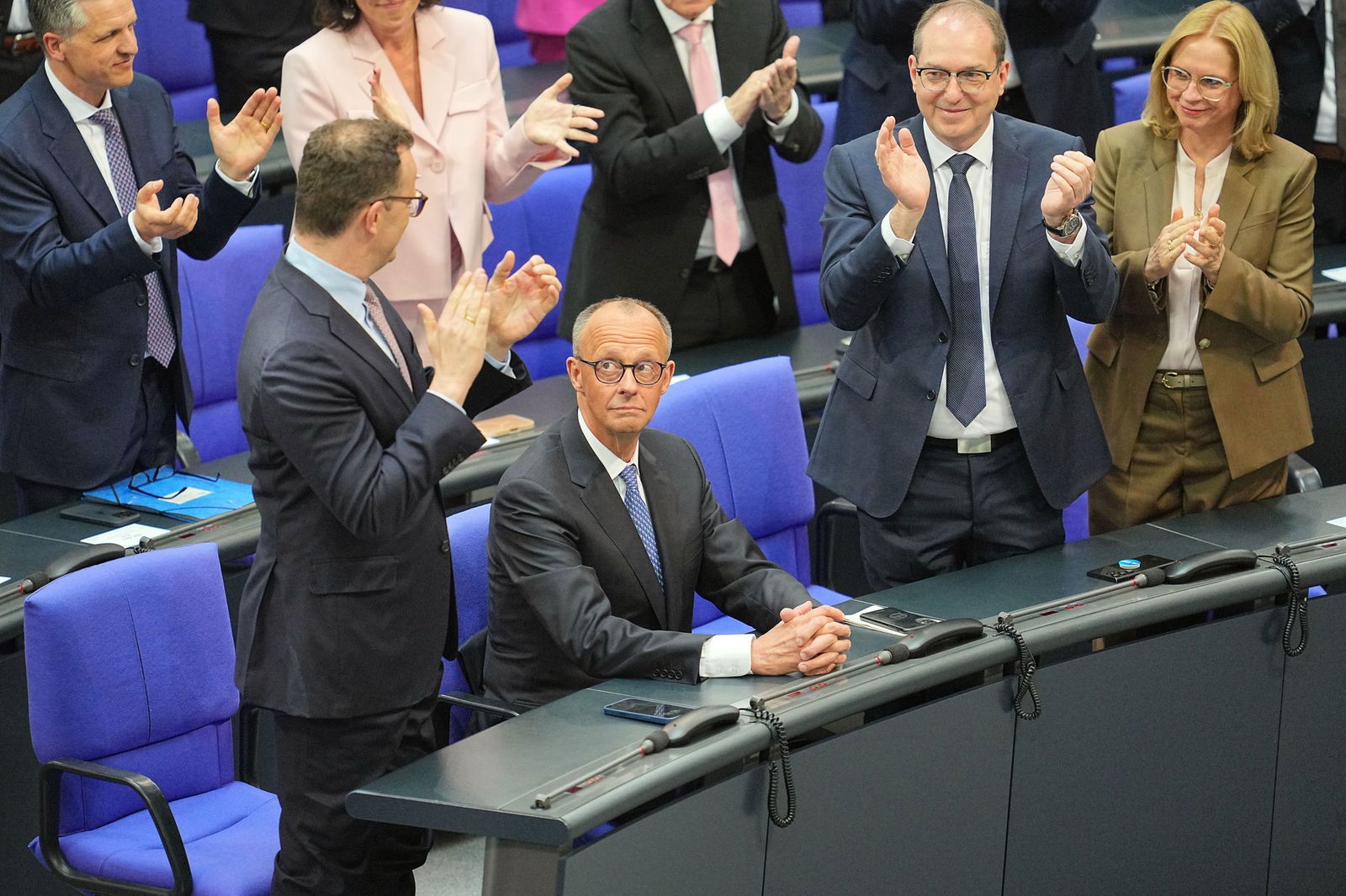 Für Kanzler Merz gibt es Gratulationen 