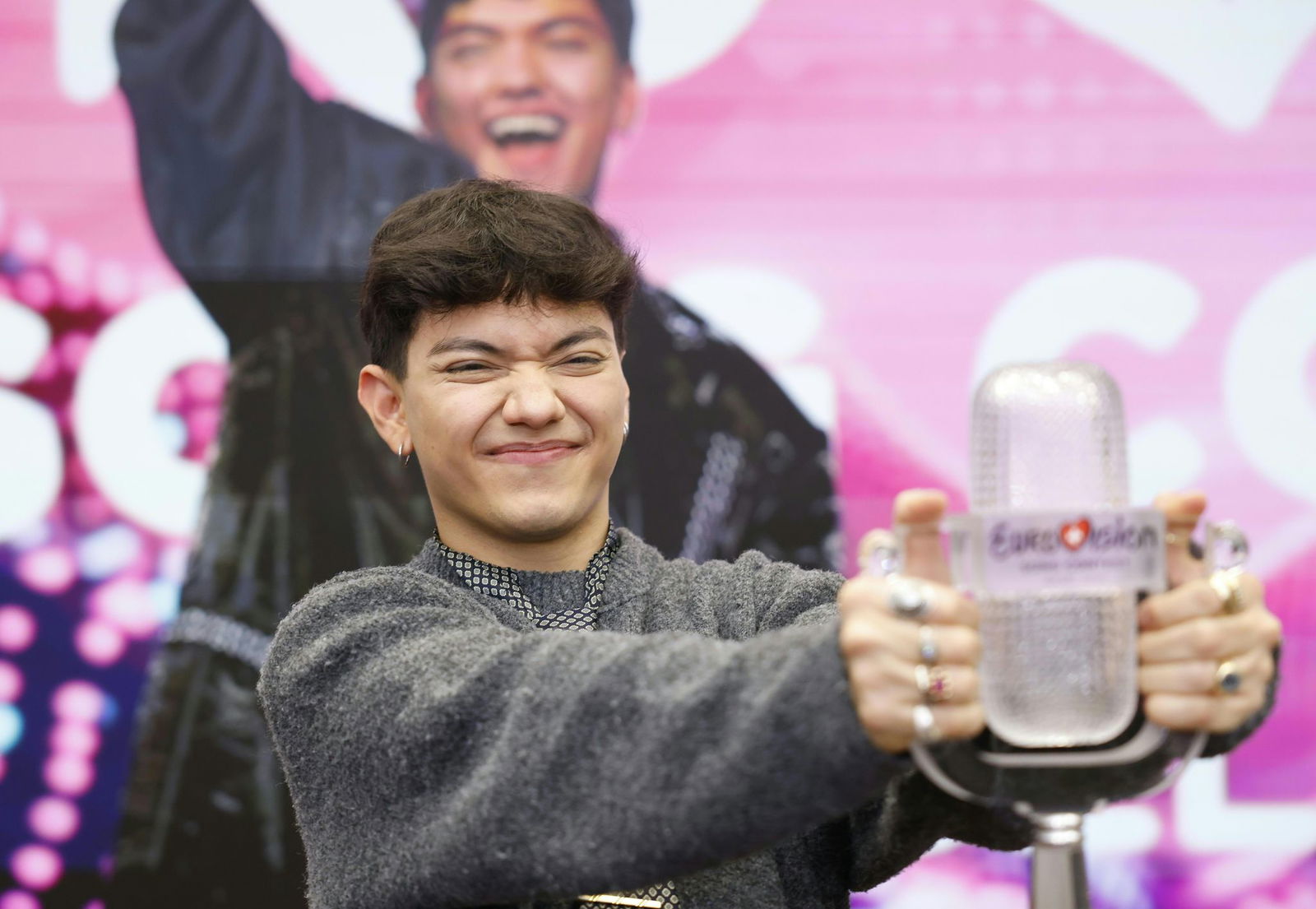 Sein Lieblingsessen seien Spareribs, verriet JJ im Interview.