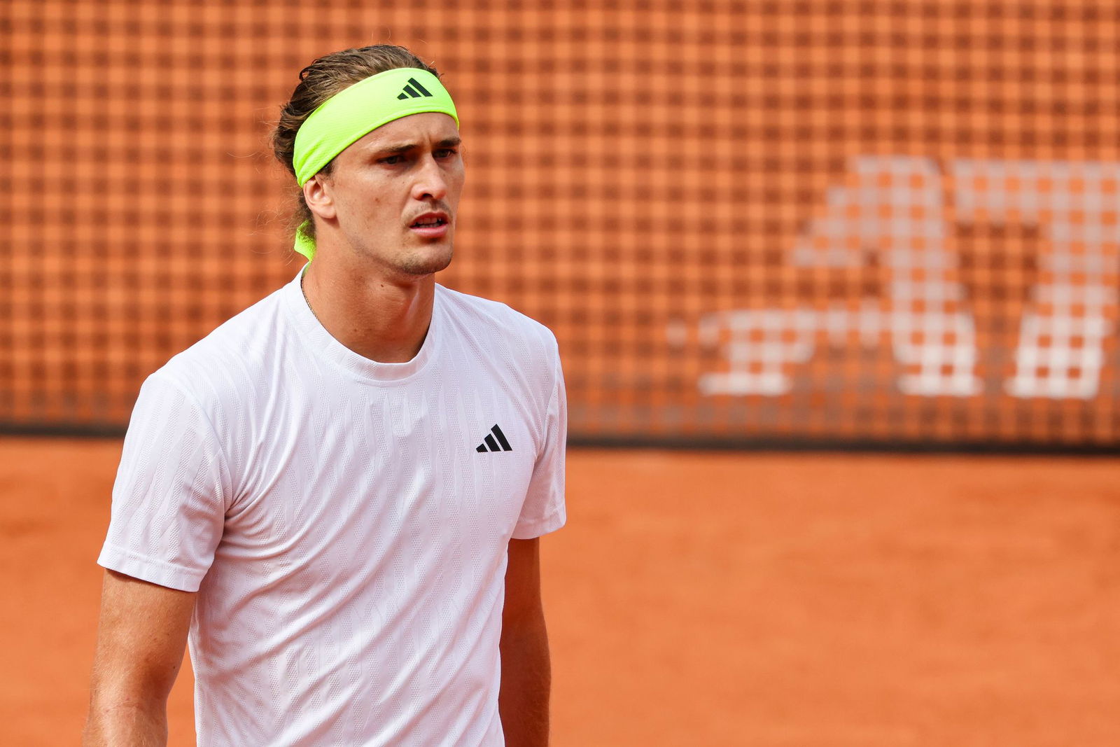 Alexander Zverev steht in Hamburg im Achtelfinale.