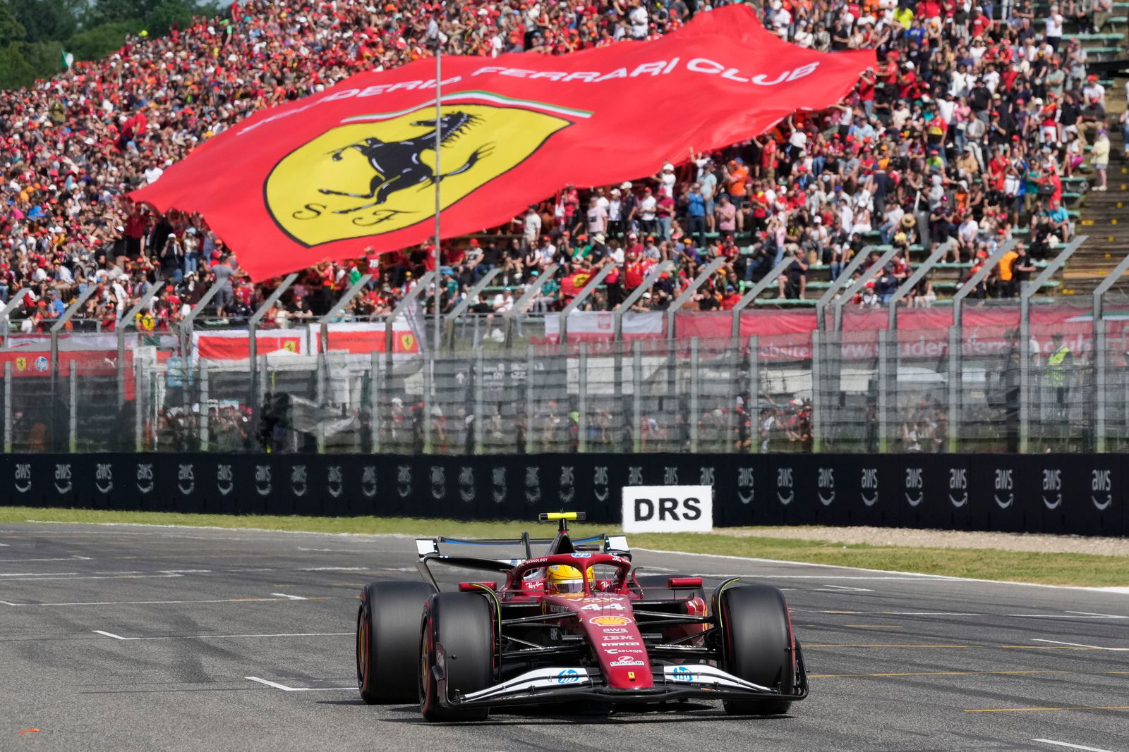 Für Lewis Hamilton läuft es auch beim Ferrari-Heimspiel nicht.