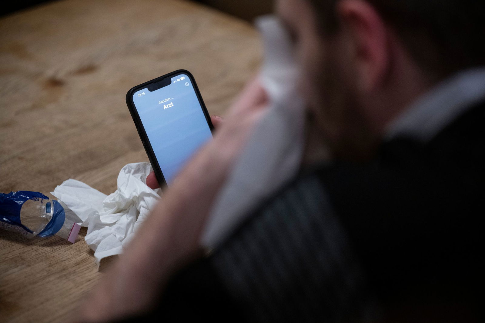 Laut Techniker Krankenkasse könnte eine digitale Ersteinschätzung das Gesundheitssystem entlasten. (Symbolbild)