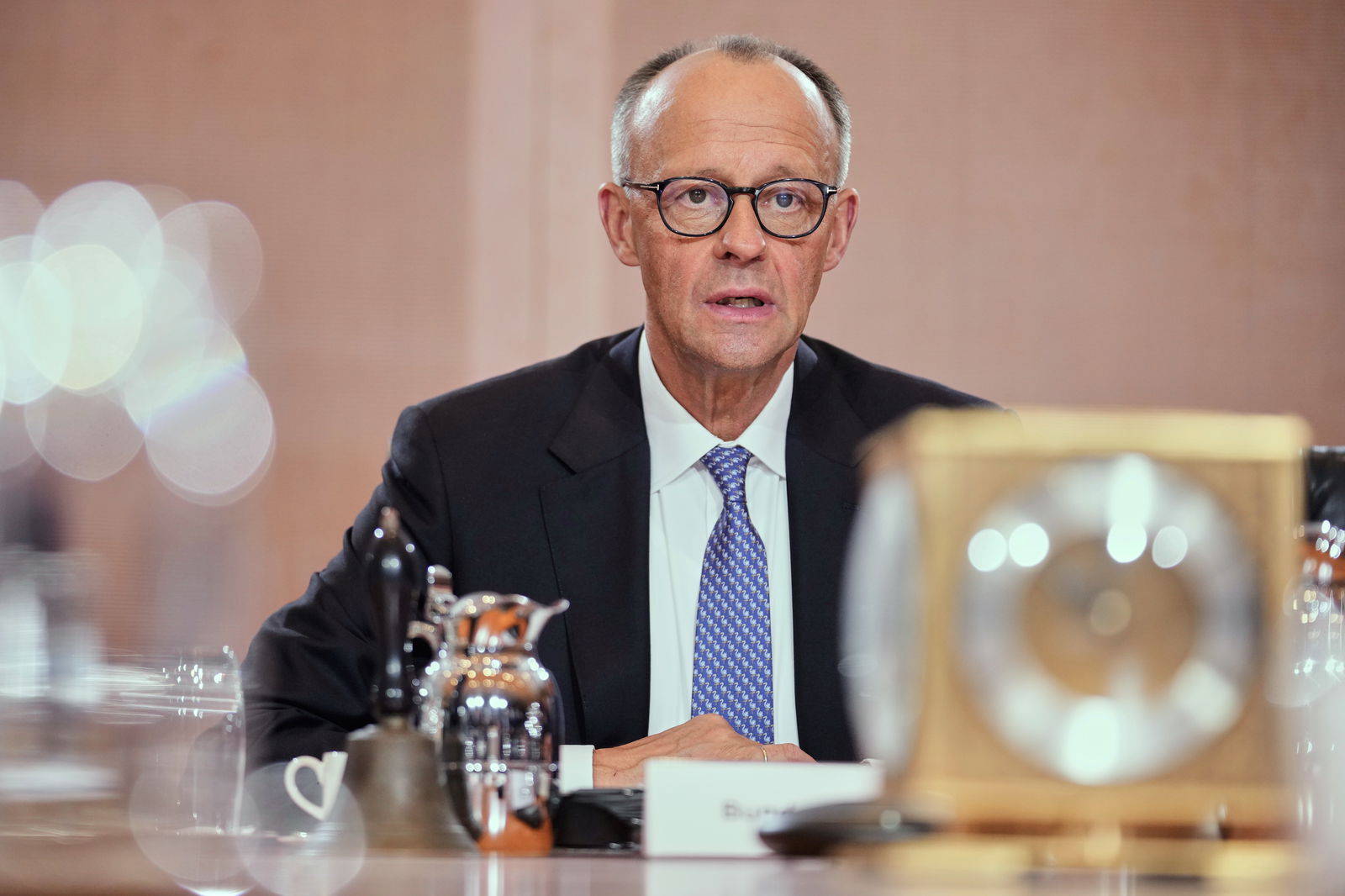 Friedrich Merz startet offiziell – erste Kabinettssitzung im Kanzleramt.