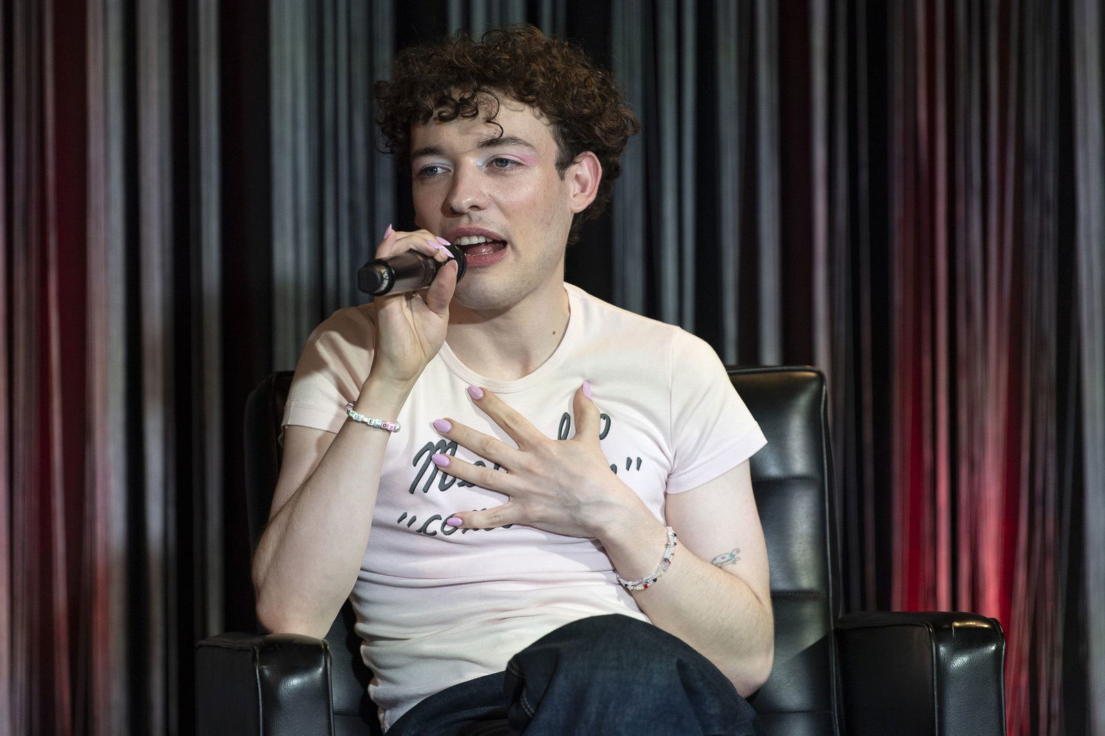 «Ich gab so viele Interviews, dass mein größter Wunsch war, einfach kein Interview mehr geben zu müssen», sagt Nemo in einem Interview der «Süddeutschen Zeitung».