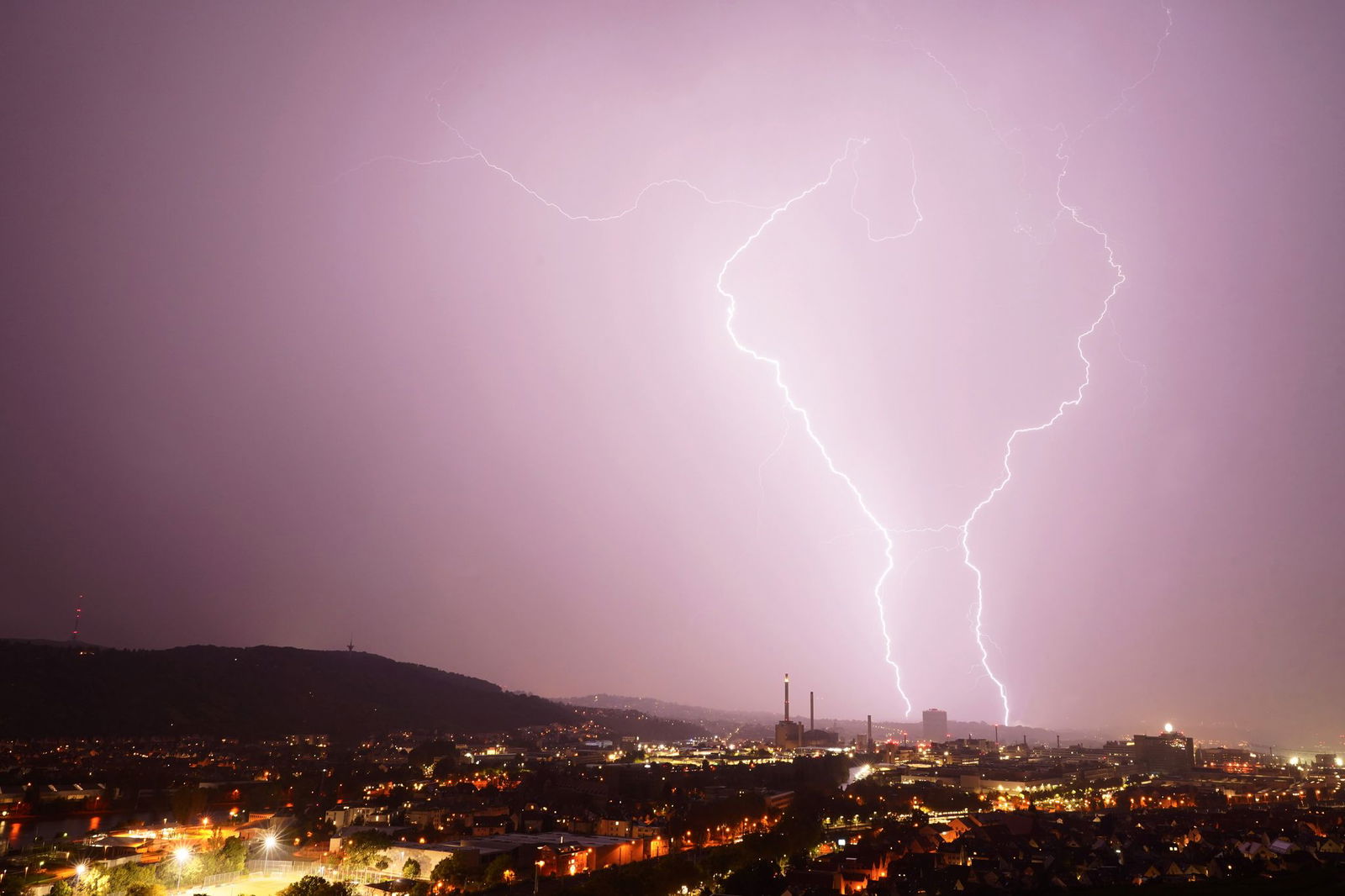 Meteorologen erwarten schwere Gewitter in Teilen des Südwestens. (Archivbild)