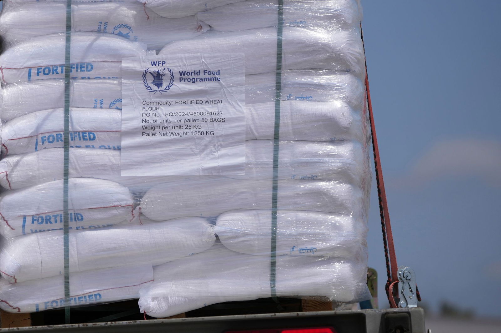 Laut Israels Regierungschef Benjamin Netanjahu sollen zunächst nur minimale Mengen an Lebensmitteln in das Gebiet kommen.