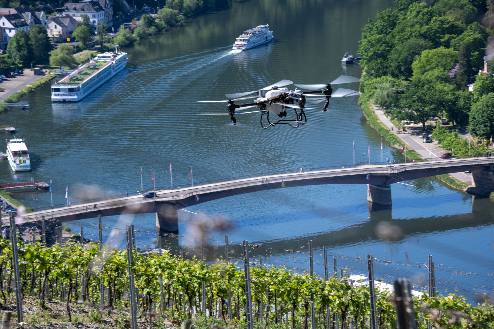 Demnächst wird es eine Roadshow an Mosel und Ahr für Winzer geben, um die Drohne zu zeigen