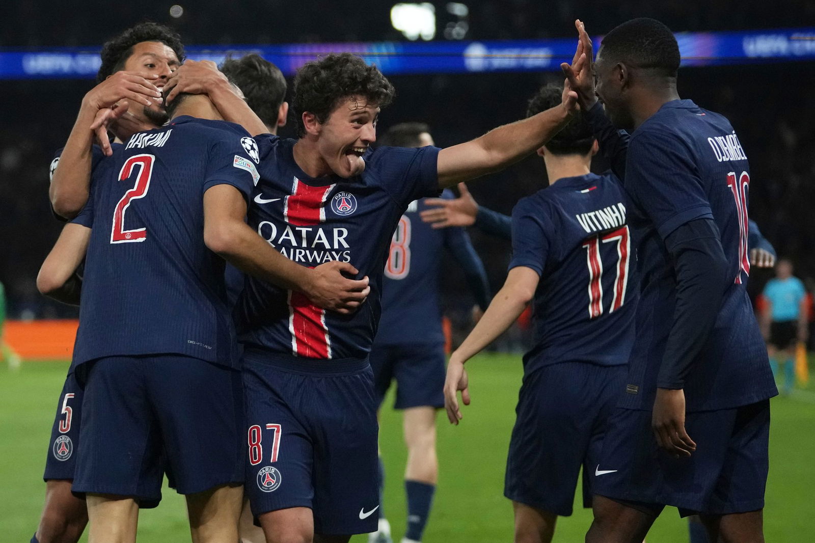 Junge Profis wie João Neves (Mitte) statt der ganz großen Stars haben Paris Saint-Germain in das Finale der Champions League geführt.