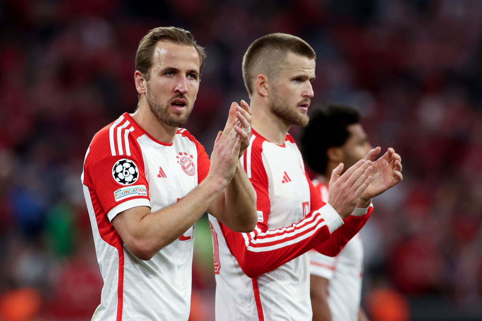 Harry Kane (l) und Eric Dier (r), der die Bayern am Saisonende verlässt. Die beiden Engländer sehnen sich nach dem ersten Titelgewinn in ihrer Profi-Karriere.