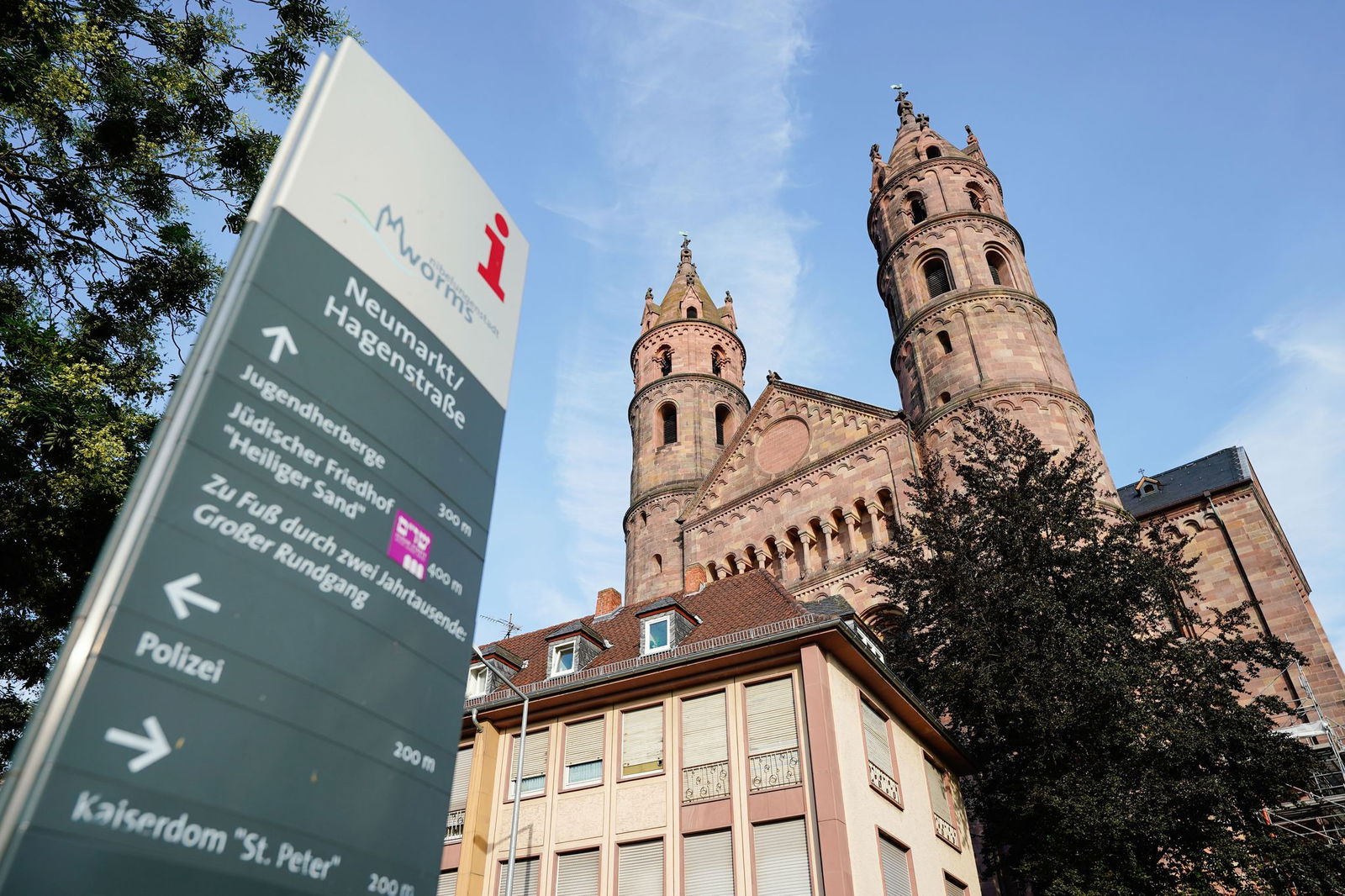 Dompropst Schäfer: «Eis essend, laut telefonierend oder mit Hunden im Kirchenraum – das ist längst keine Seltenheit mehr.» (Archivfoto)