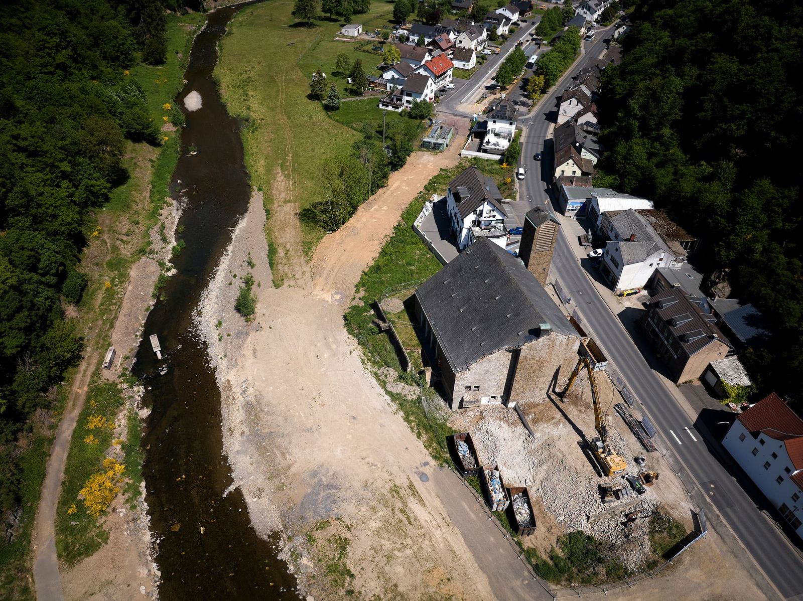 Auf dem Areal will der Landesbetrieb Mobilität eine neue hochwassersichere Ahrbrücke bauen. 