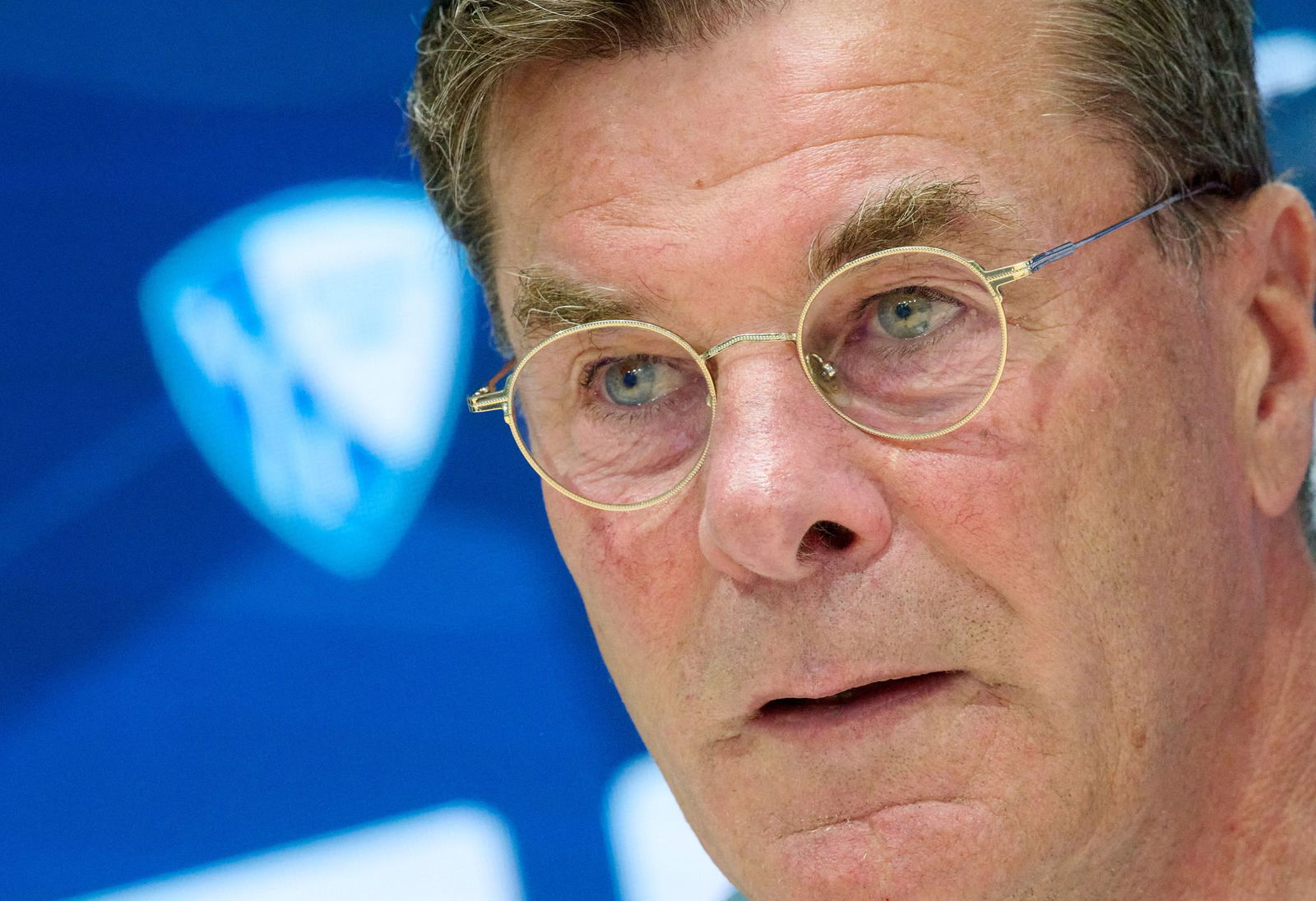 Kämpft beim 1. FC Heidenheim um den Klassenerhalt: Bochums Trainer Dieter Hecking.