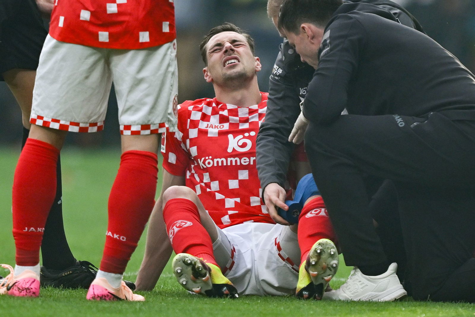 Dominik Kohr vom FSV Mainz 05 fällt bis zum Sommer wegen einer Knieverletzung aus.
