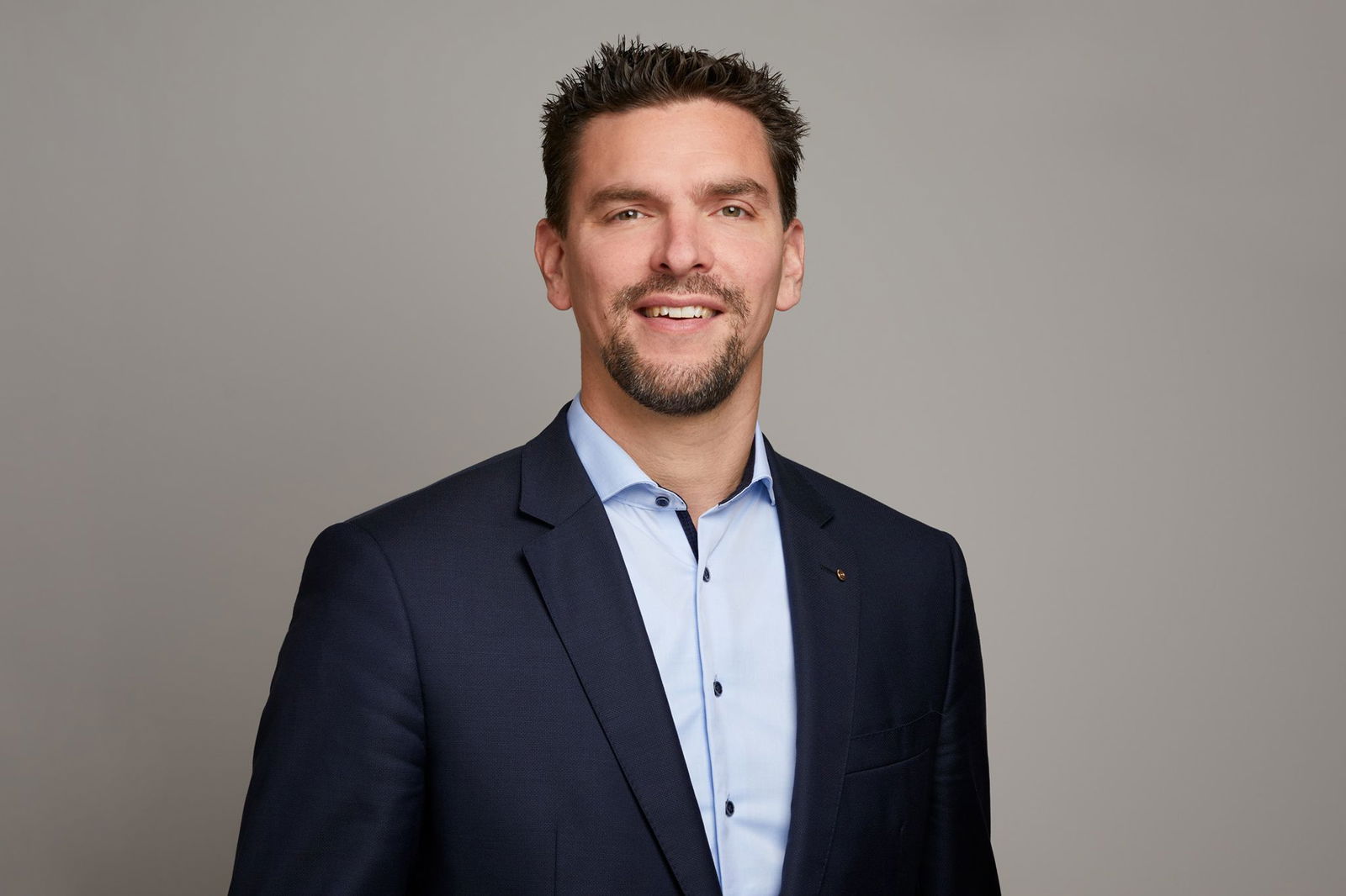 Henner Pasch hatte den Wehrdienst verweigert, heute sieht er das anders.