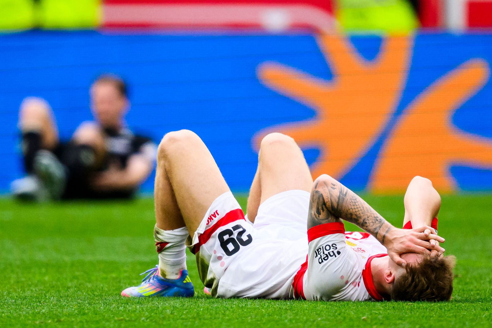 Stuttgarts Finn Jeltsch kann sich wegen einer Verletzung vorerst nicht mit der deutschen Mannschaft auf die U21-EM vorbereiten.