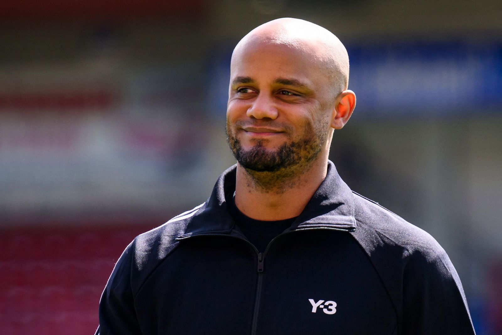 Vincent Kompany freut sich auf die Meisterschale.