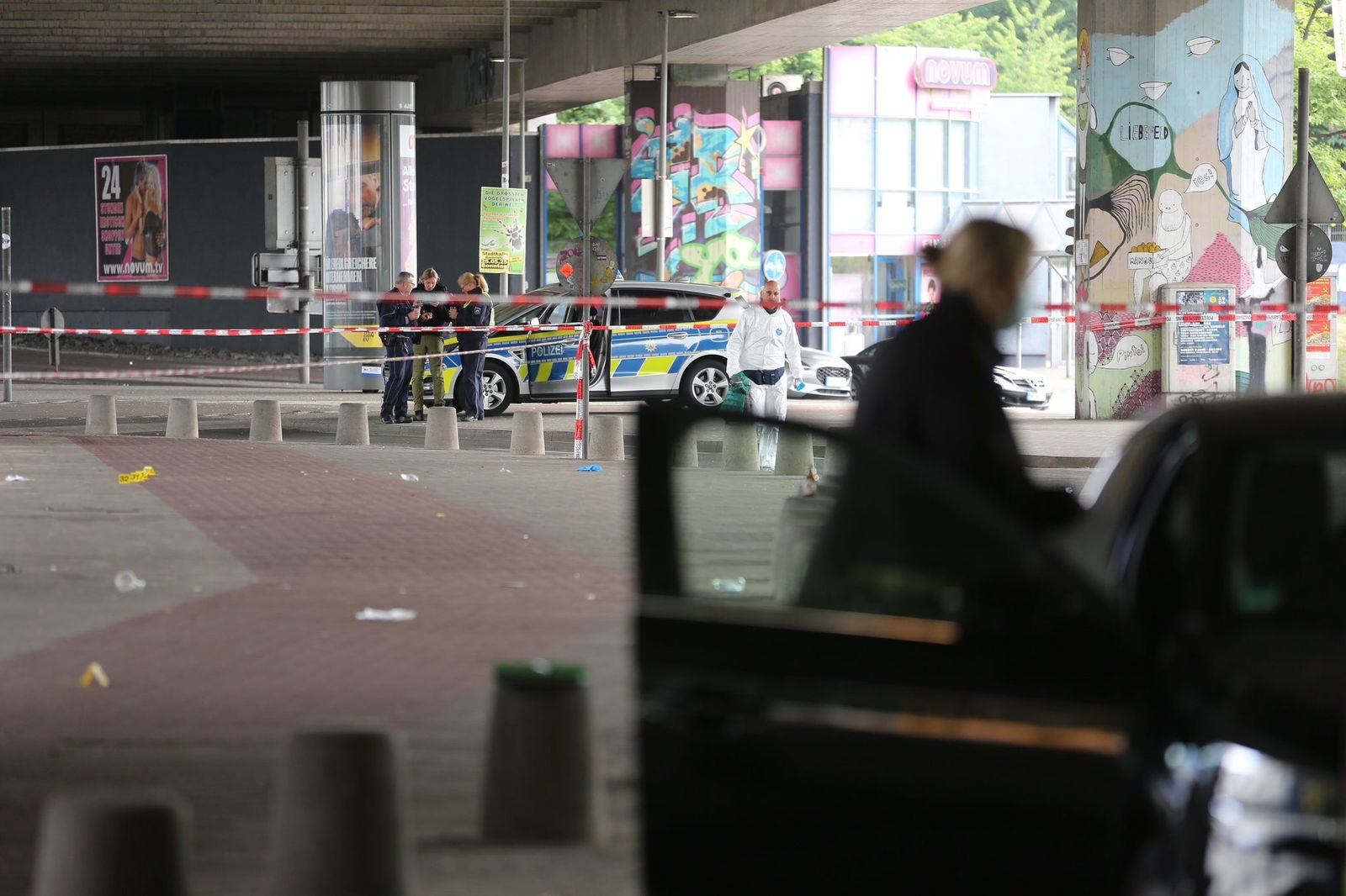 Bei dem Angriff auf die Bielefelder Fußballfans wurden mehrere Menschen verletzt. (Archivbild)