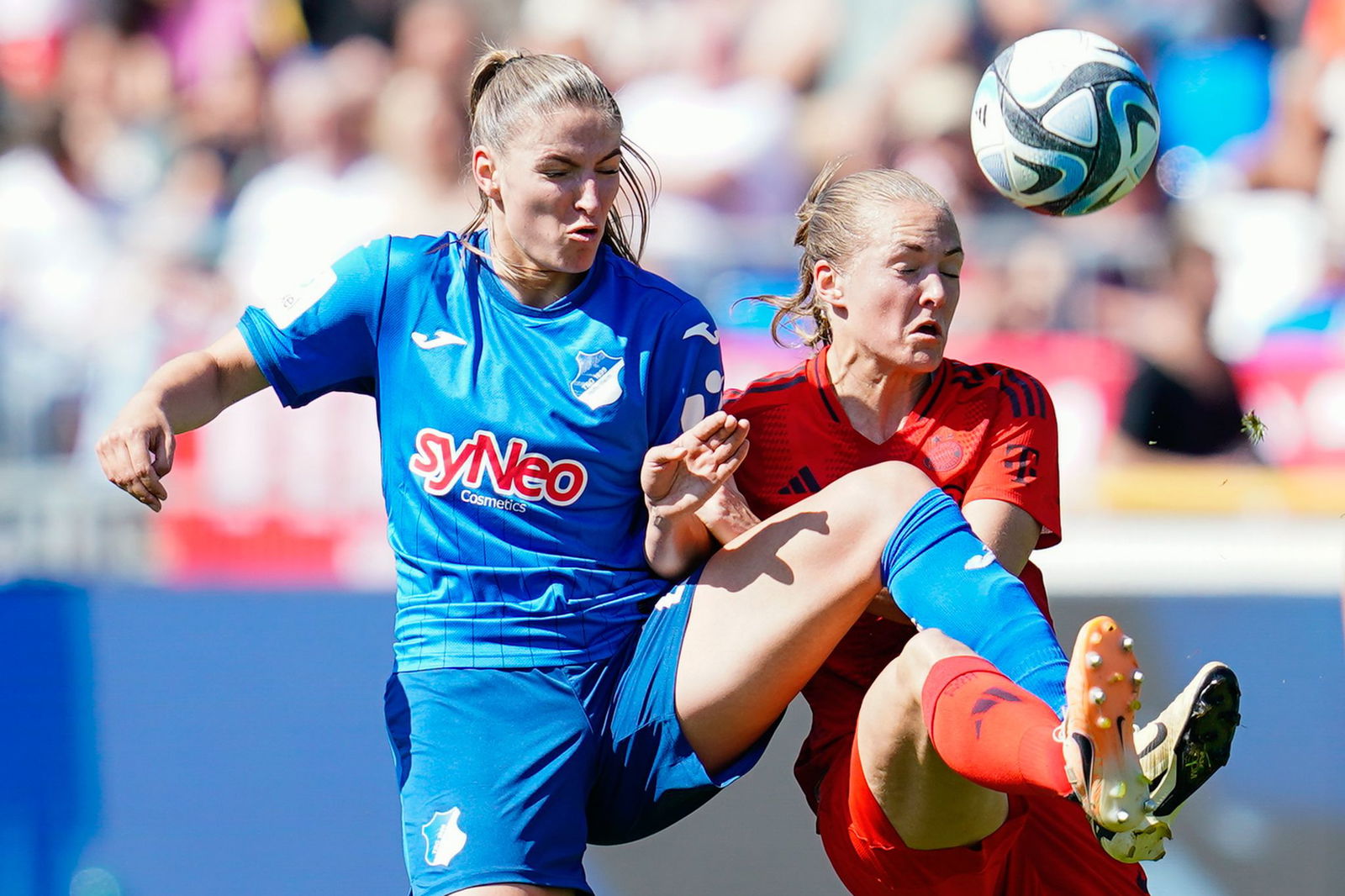 Melissa Kössler (l.) bleibt bis 2027 in Hoffenheim. 