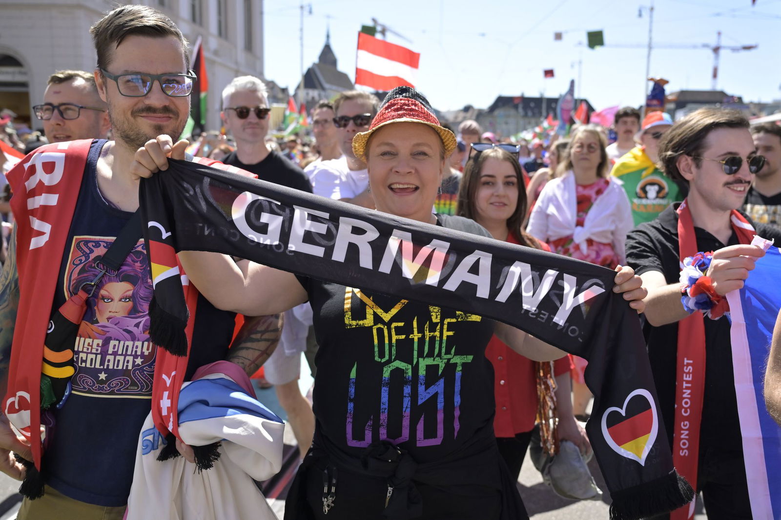 Zehntausende Fans säumten die Straßen in Basel. 