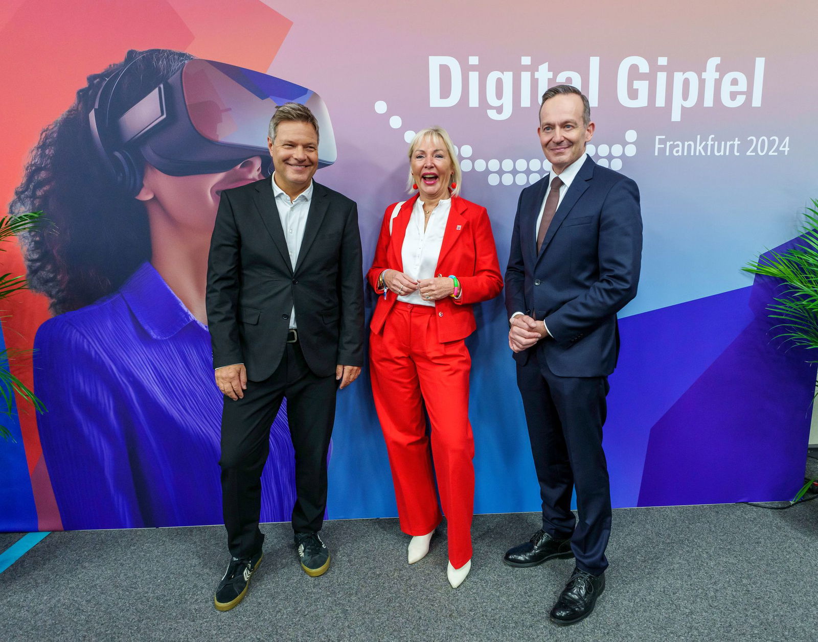 Die hessische Digitalministerin Sinemus fordert mehr gemeinsame Anstrengungen für den Digitalausbau. (Archivbild)
