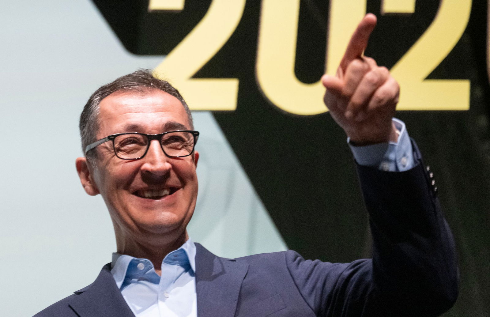 Gut gelaunt aber vor einer schwierigen Aufgabe: Cem Özdemir soll für die Grünen die Landtagswahl in Baden-Württemberg gewinnen.