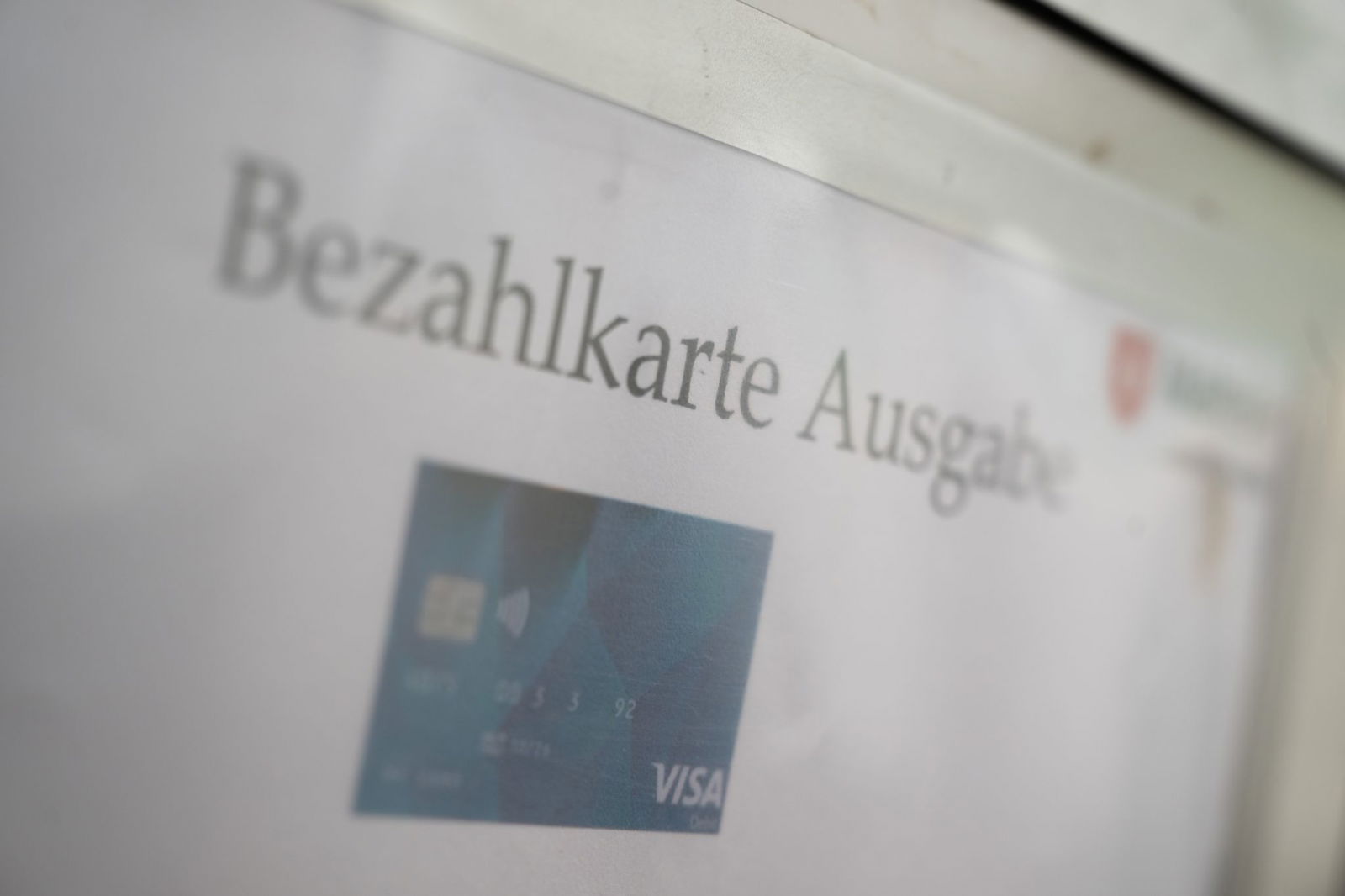 Kritik an den Bezahlkarten kommt vom Flüchtlingsrat. (Archivbild)