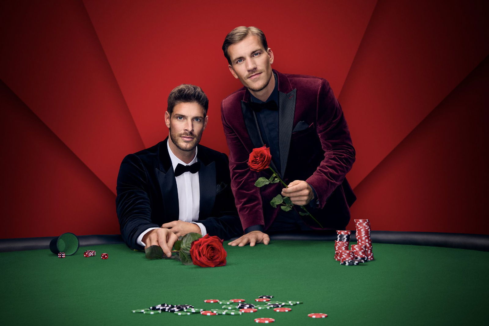 Sie verteilen bald die Rosen auf RTL: der Kölner Versicherungsfachmann Martin Braun und der Berliner Fotograf Felix Stein. (Handout)