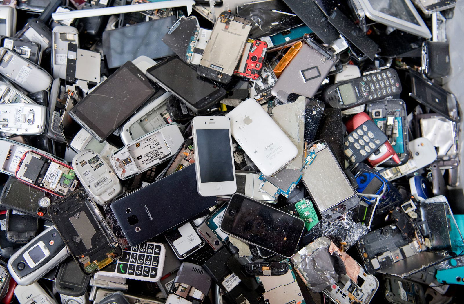 Mit Hilfe der Aktion «Handys als Kollekte» sollen weniger Ressourcen verbraucht werden. (Archivbild)