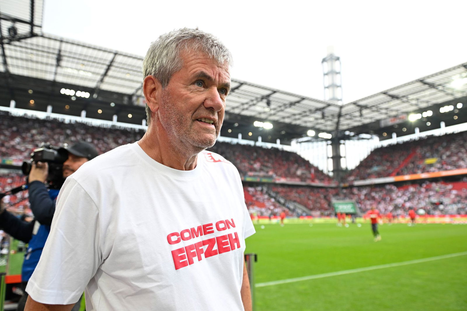 Der 71 Jahre alte Funkel liebäugelt mit noch einer Bundesliga-Saison als Trainer.