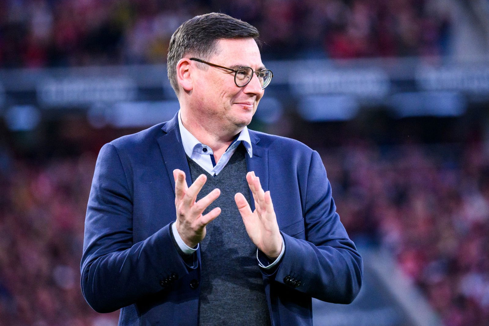 Voll des Lobes für Trainer Julian Schuster: Freiburgs Finanzvorstand Oliver Leki.