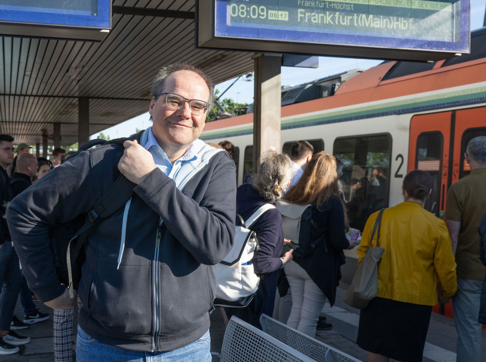 Francos Arbeitsweg ist durch die Einschränkungen im Bahnverkehr deutlich länger.