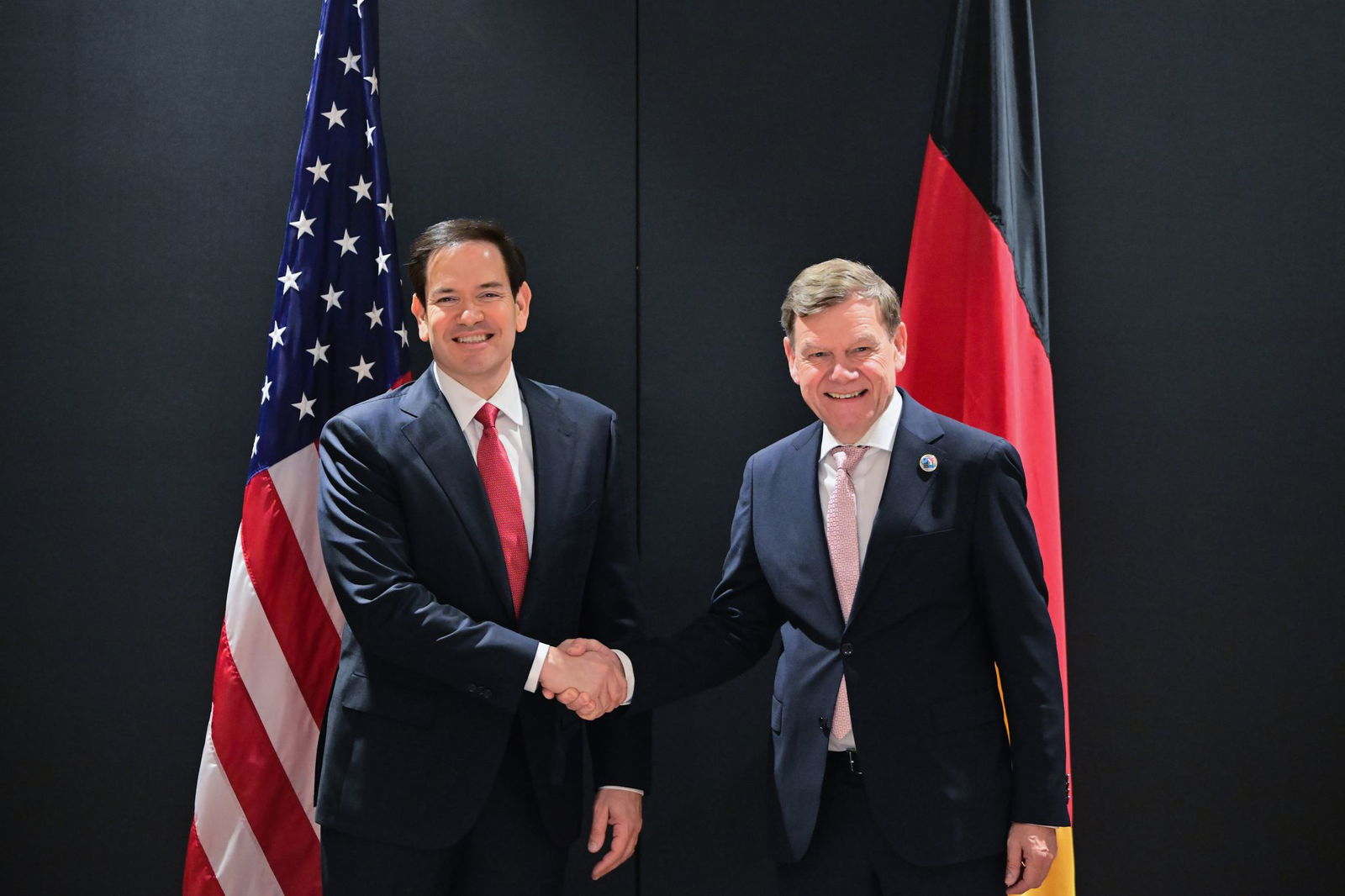 Für den neuen Außenminister Johann Wadephul ist der Besuch in der US-Hauptstadt Washington die bisher wohl kniffligste Antrittsreise.