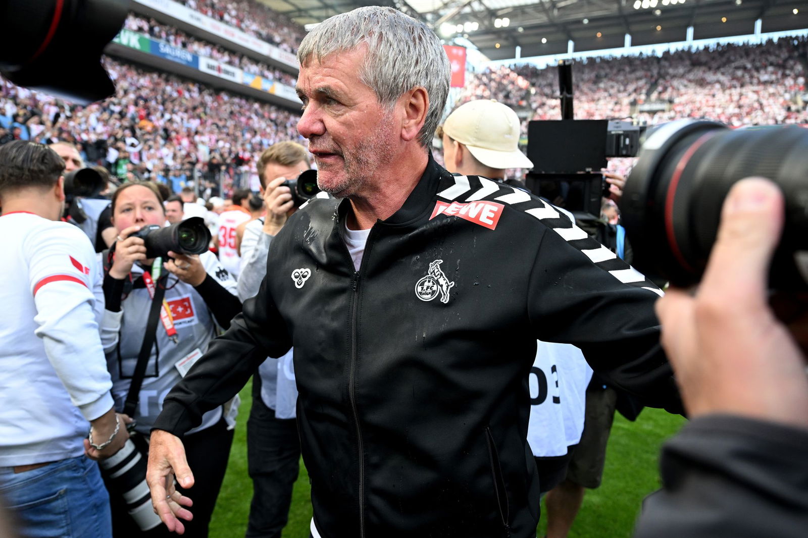 Friedhelm Funkel bleibt trotz Aufstieg nicht in Köln.