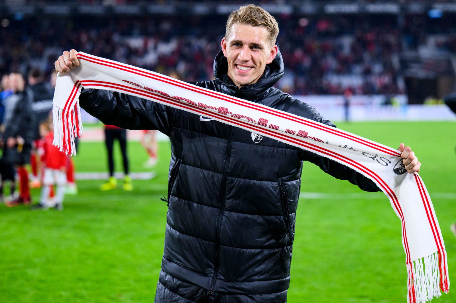 Sieht sich schon mit Fanschal in Madrid: SC-Rekordtorjäger Nils Petersen