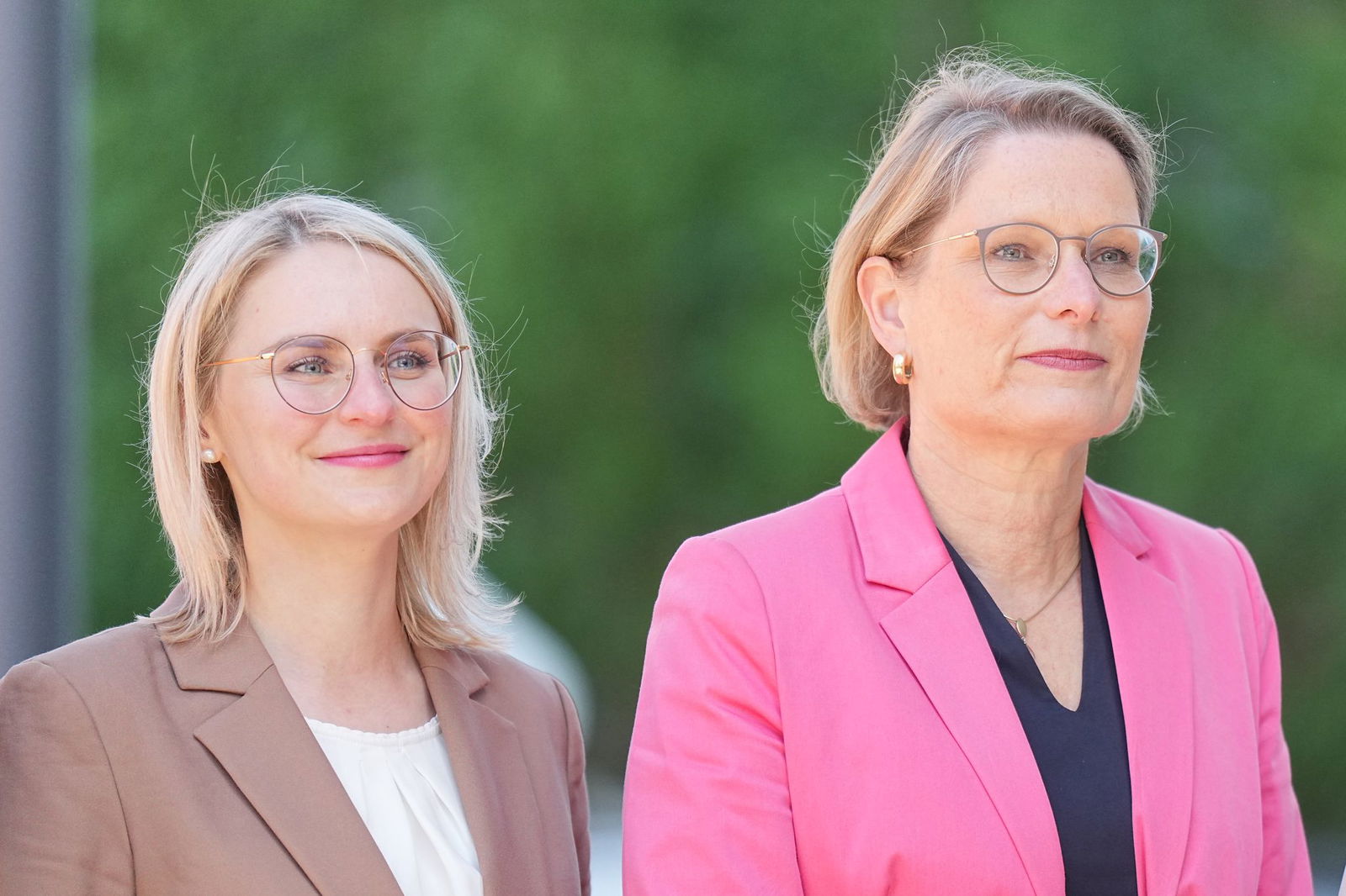 Stefanie Hubig (rechts) ist seit 2016 Bildungsministerin in Rheinland-Pfalz. 