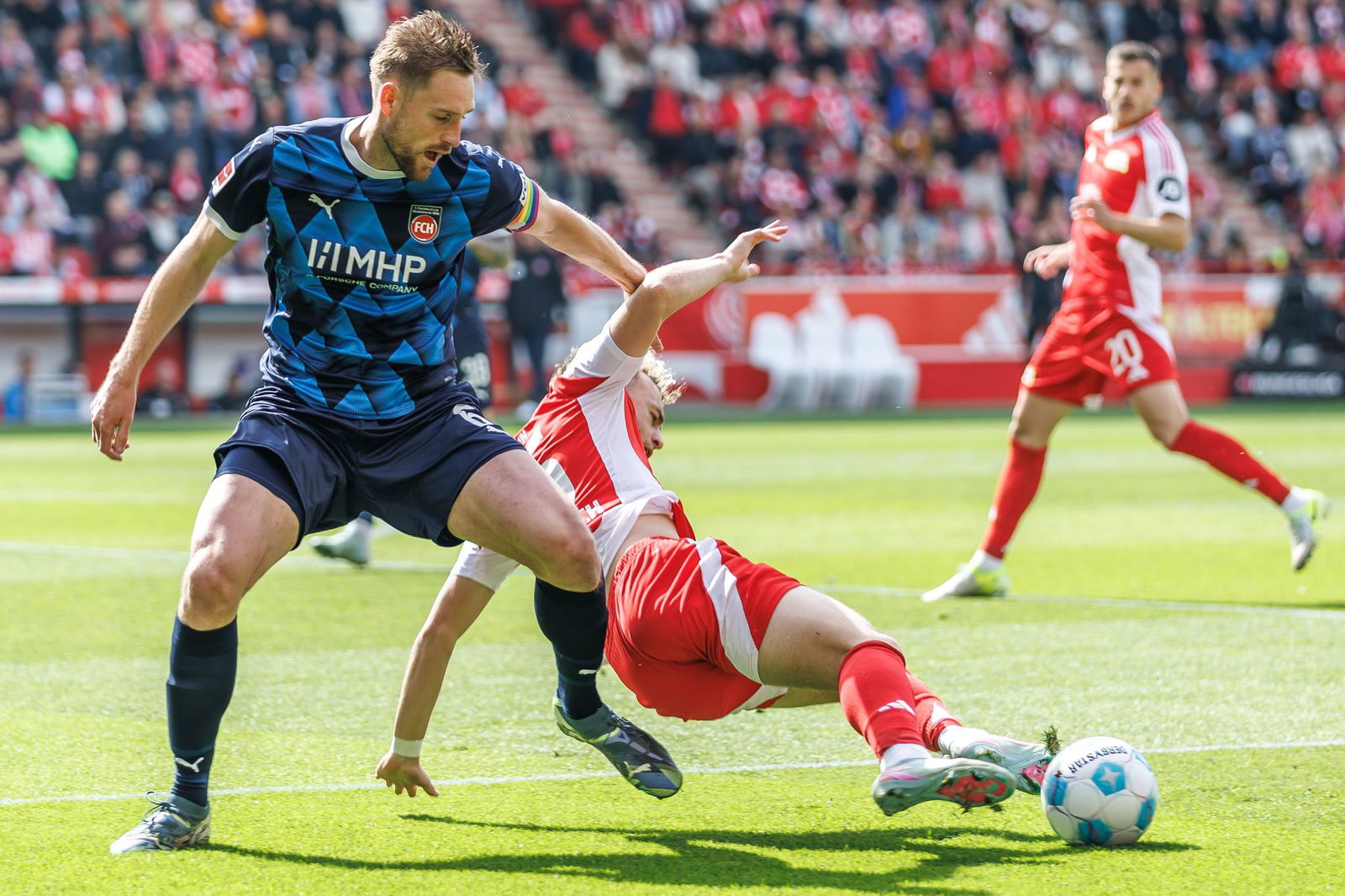 Heidenheims Patrick Mainka rechnet mit einer Entscheidung in der Relegation. 