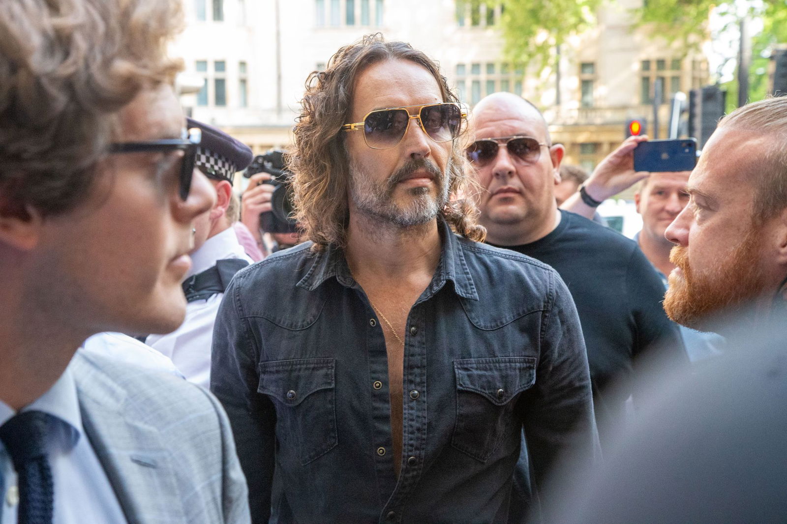 Der Auftritt von Russell Brand vor Gericht war schnell wieder vorbei.