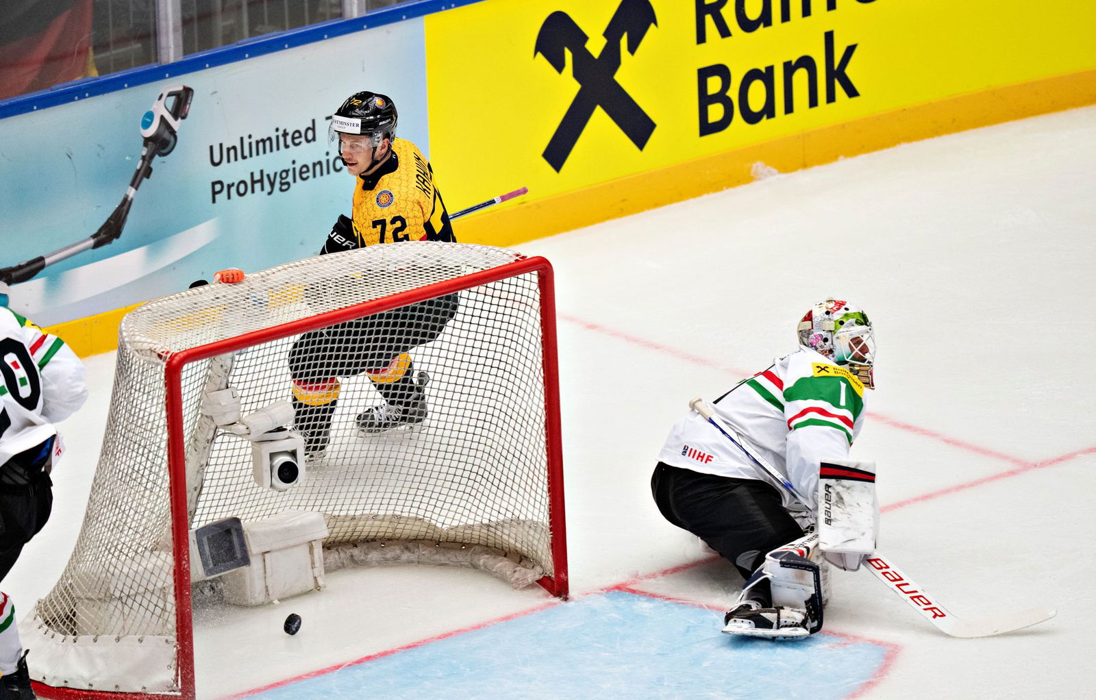 Dominik Kahun erzielte den ersten deutschen Treffer bei der WM in Dänemark und Schweden.